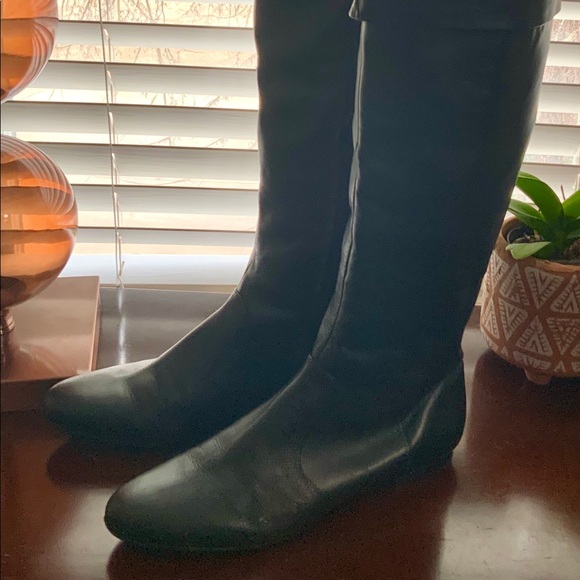 Black Leather Boots - Picture 4 of 7